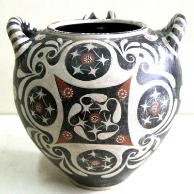 Kamares pottery